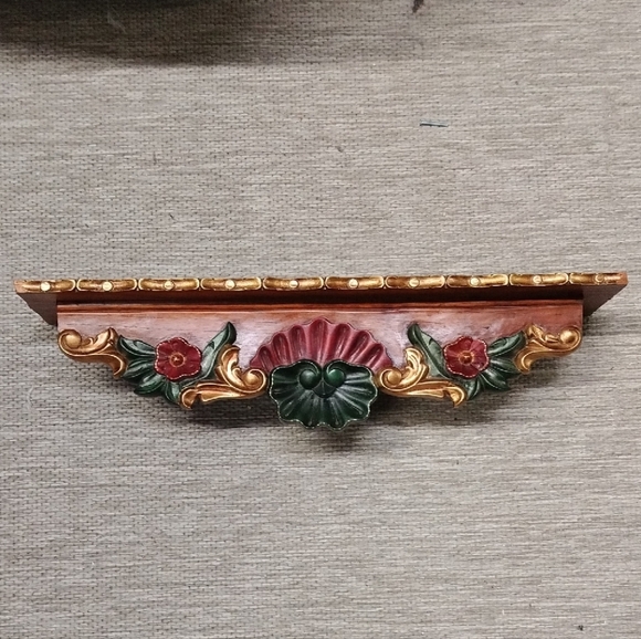 Elegant Wooden Wall Shelf with Floral Design - Picture 1 of 6
